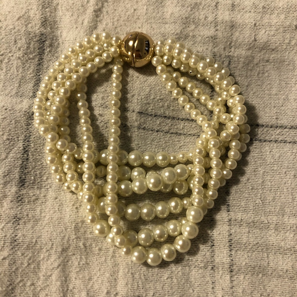 Pearl bracelet